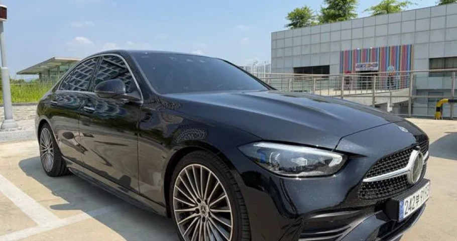 Mercedes-Benz C-Class 