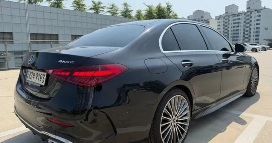 Mercedes-Benz C-Class 