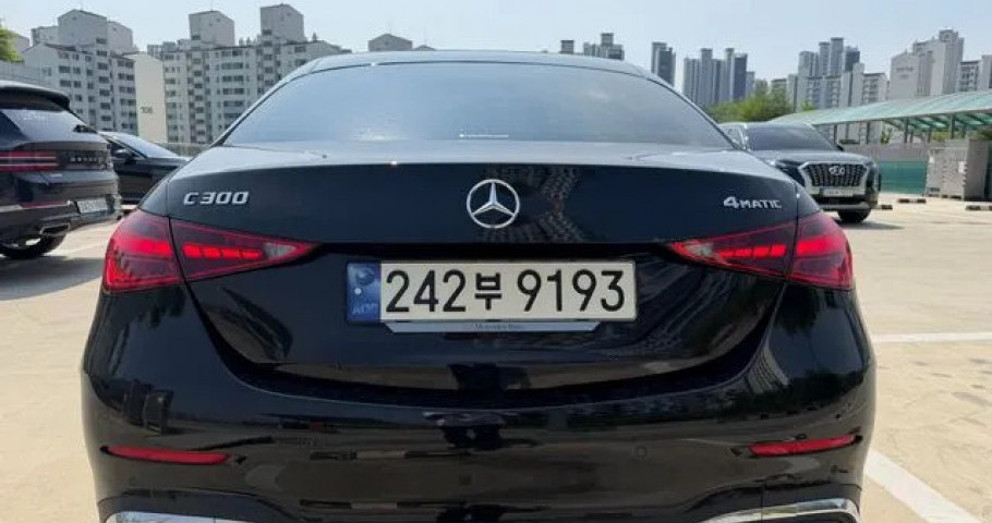 Mercedes-Benz C-Class 