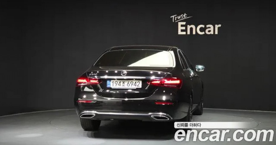 Mercedes-Benz E-Class 