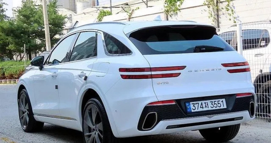 Genesis Gv70 