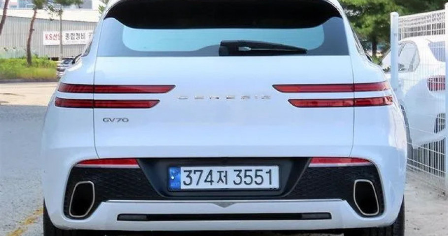 Genesis Gv70 