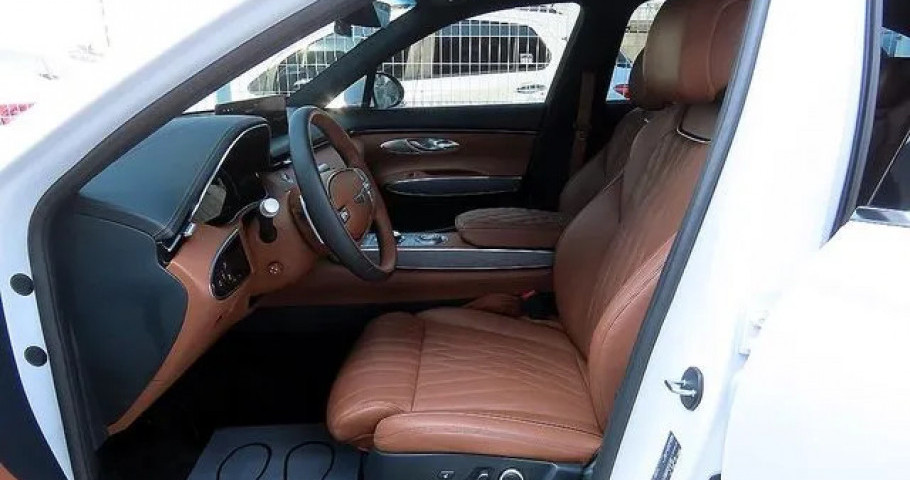 Genesis Gv70 