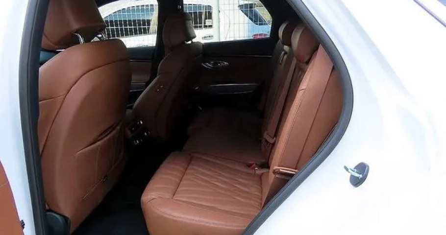 Genesis Gv70 