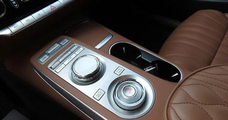 Genesis Gv70 