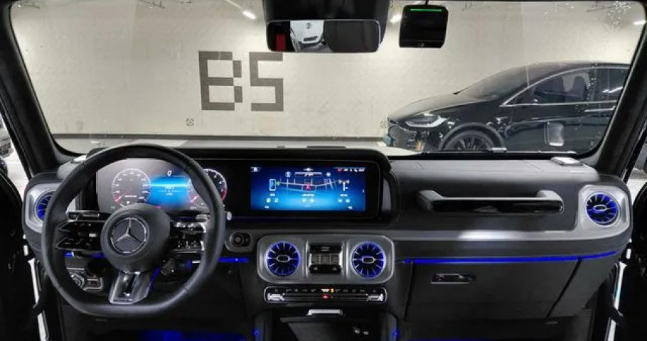 Mercedes-Benz G-Class 