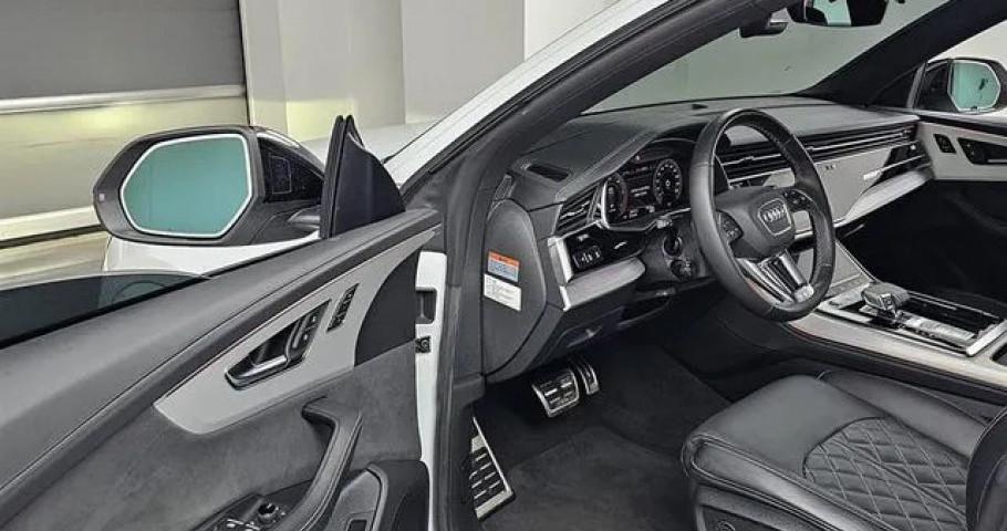 Audi Q8 