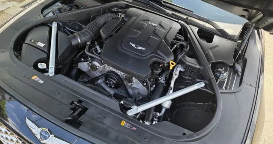 Genesis G90 