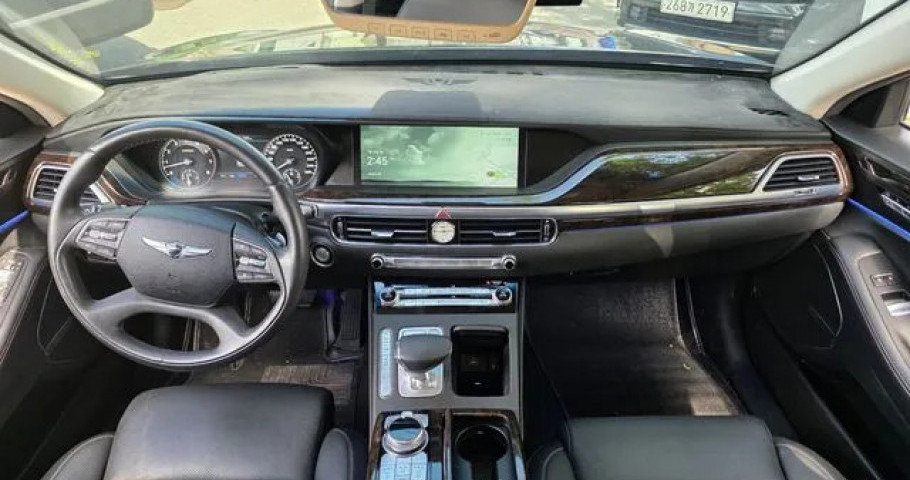 Genesis G90 