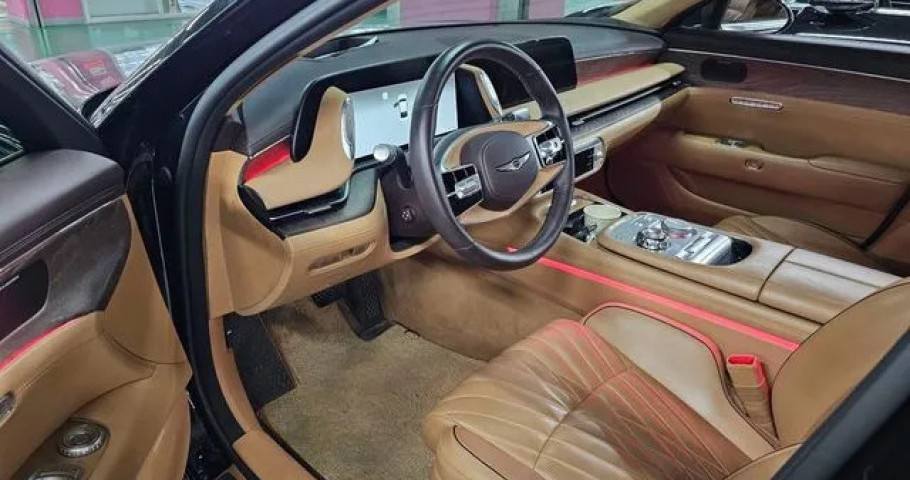 Genesis G90 