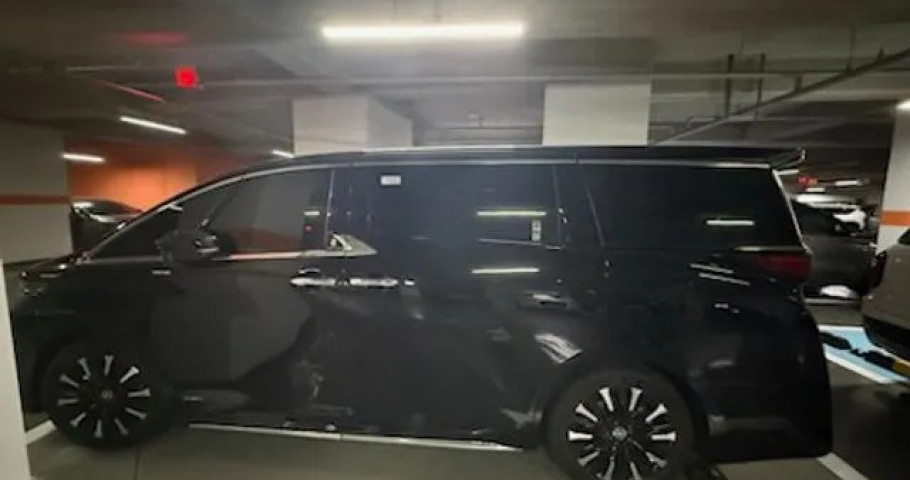 Toyota Alphard 