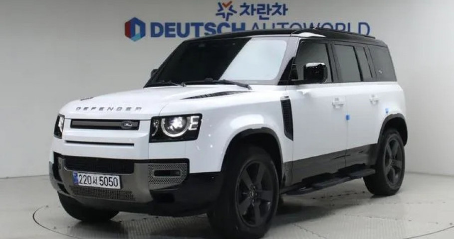 Land Rover Defender 
