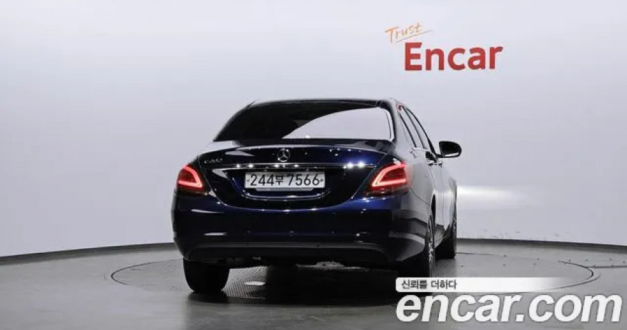 Mercedes-Benz C-Class 