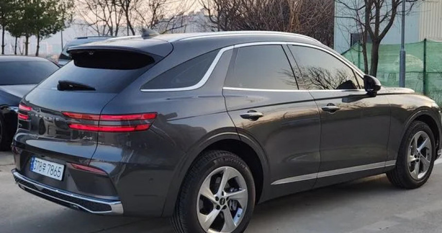 Genesis Gv70 
