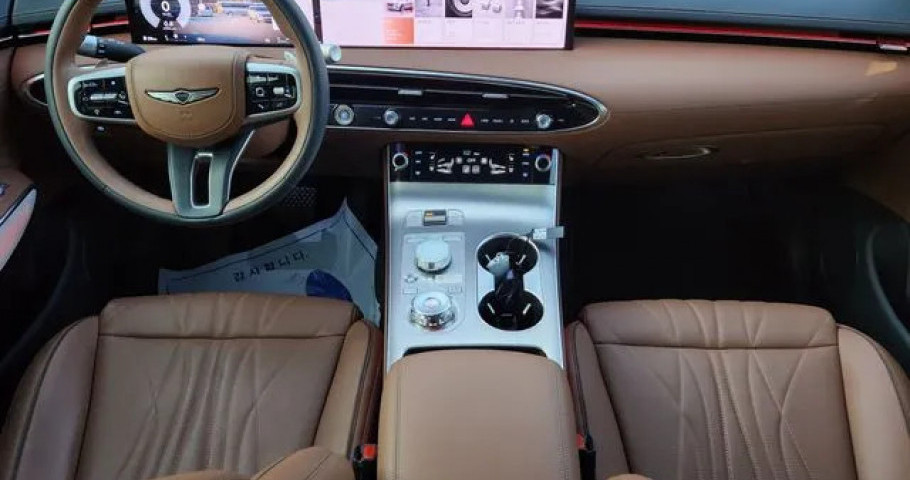Genesis Gv70 