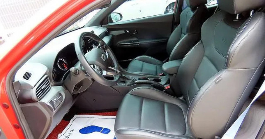 Hyundai Veloster 
