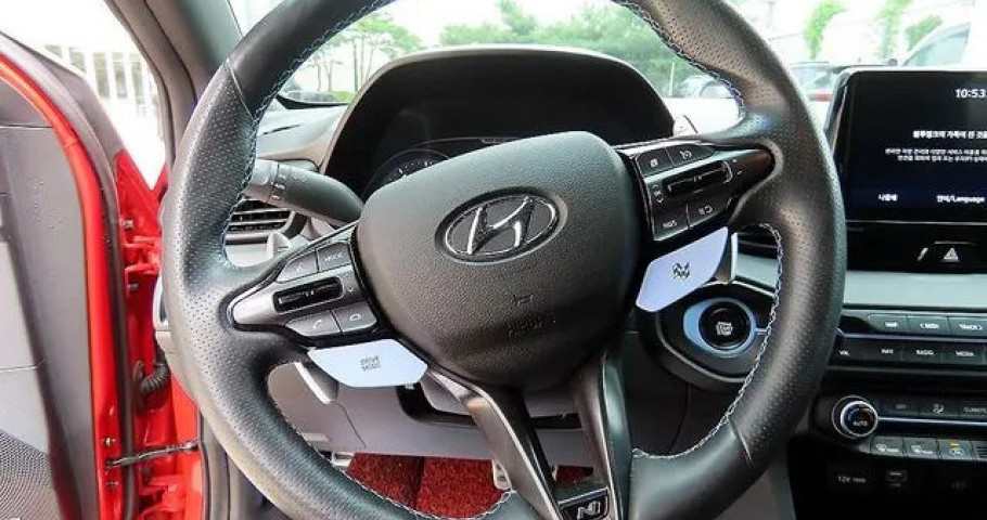 Hyundai Veloster 