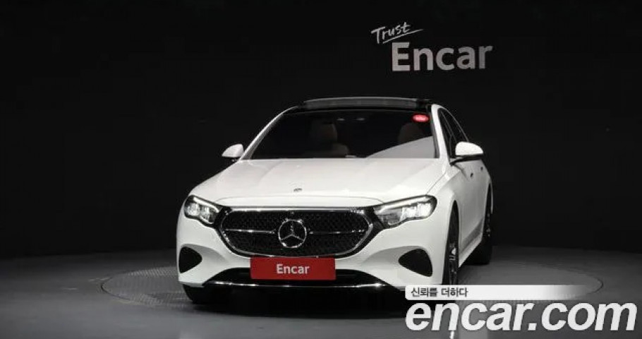 Mercedes-Benz E-Class 