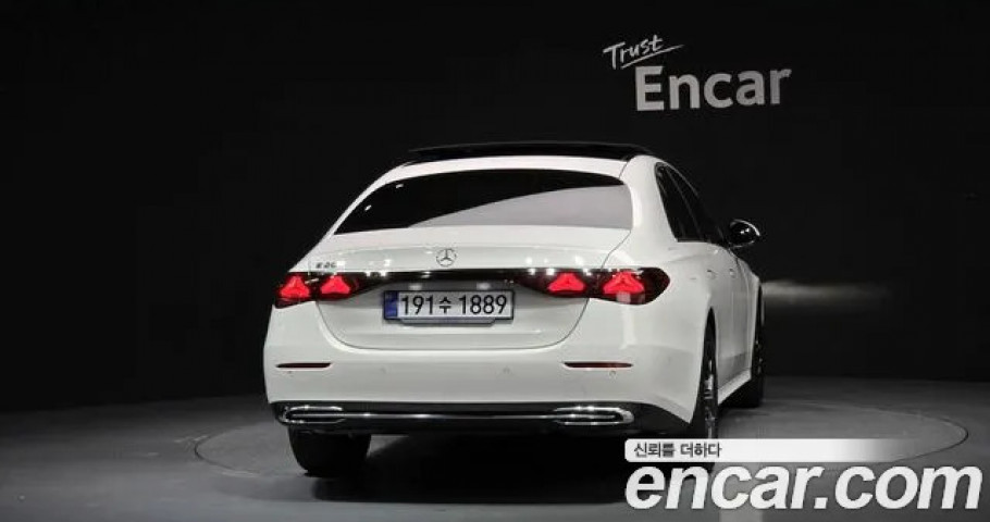 Mercedes-Benz E-Class 