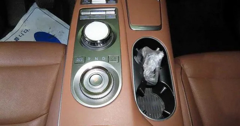 Genesis Gv70 