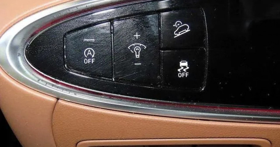 Genesis Gv70 