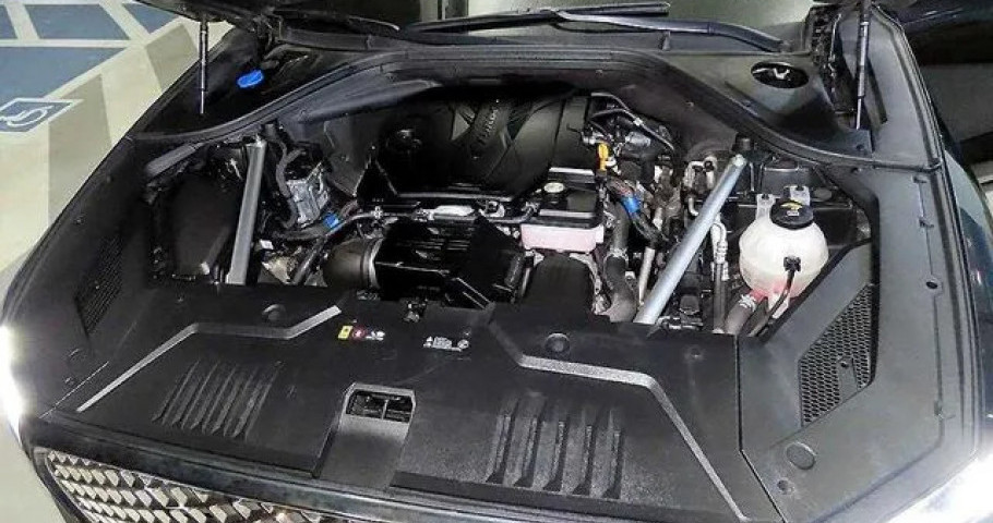 Genesis Gv70 