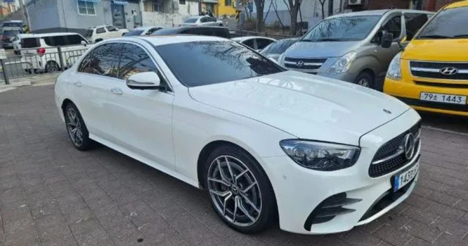 Mercedes-Benz E-Class 