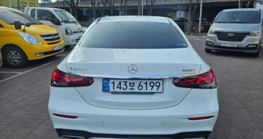 Mercedes-Benz E-Class 