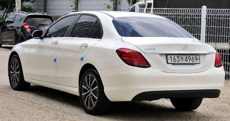 Mercedes-Benz C-Class 