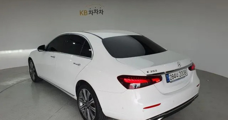 Mercedes-Benz E-Class 