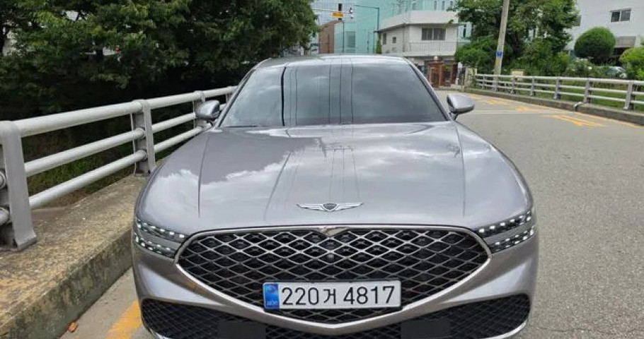 Genesis G90 
