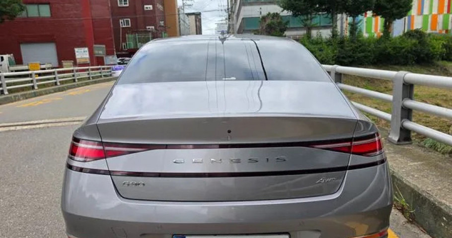 Genesis G90 