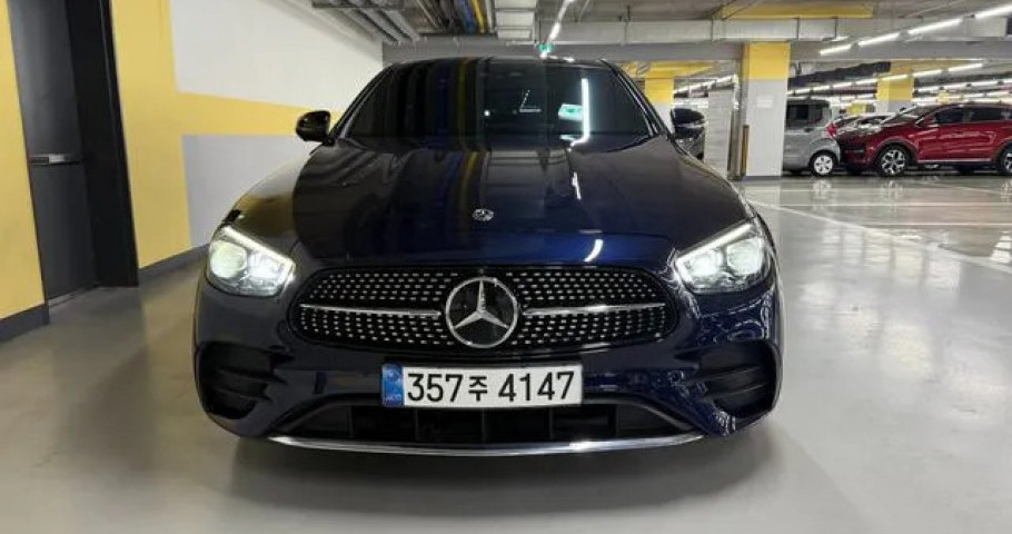 Mercedes-Benz E-Class 