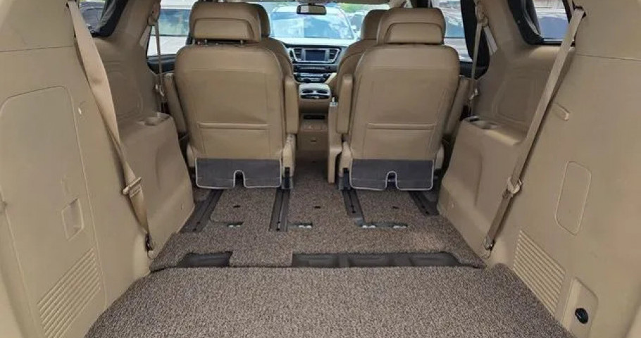 Kia Carnival 