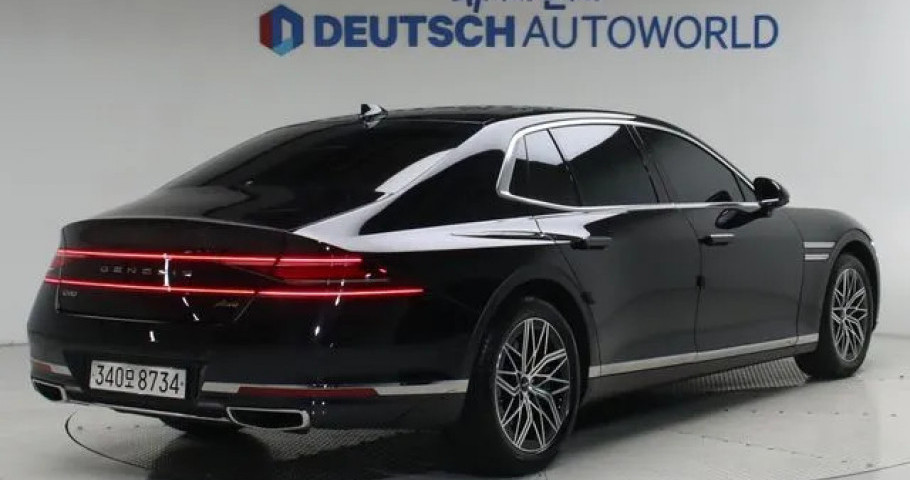 Genesis G90 
