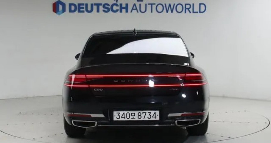 Genesis G90 