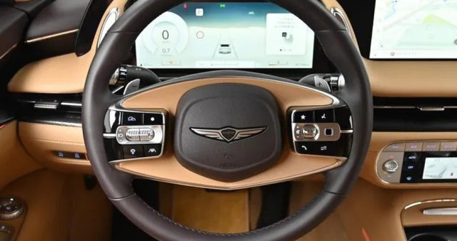 Genesis G90 