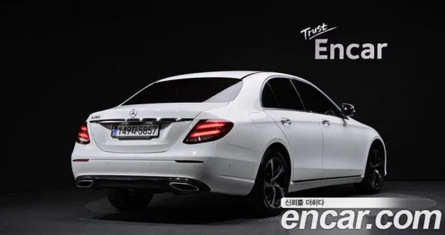 Mercedes-Benz E-Class 