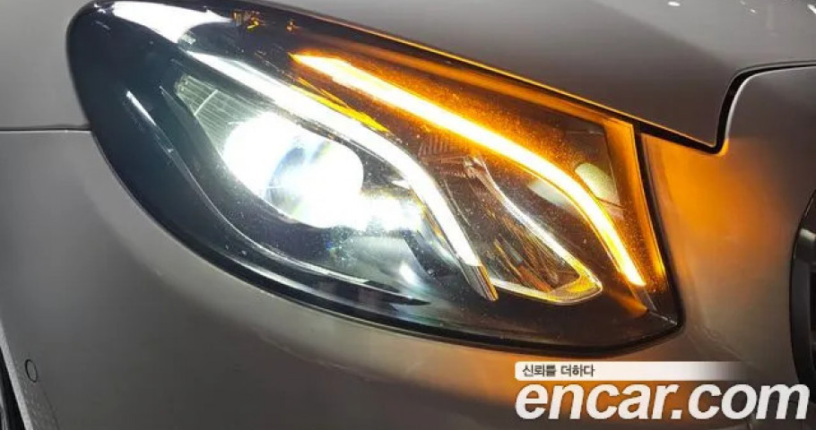 Mercedes-Benz E-Class 