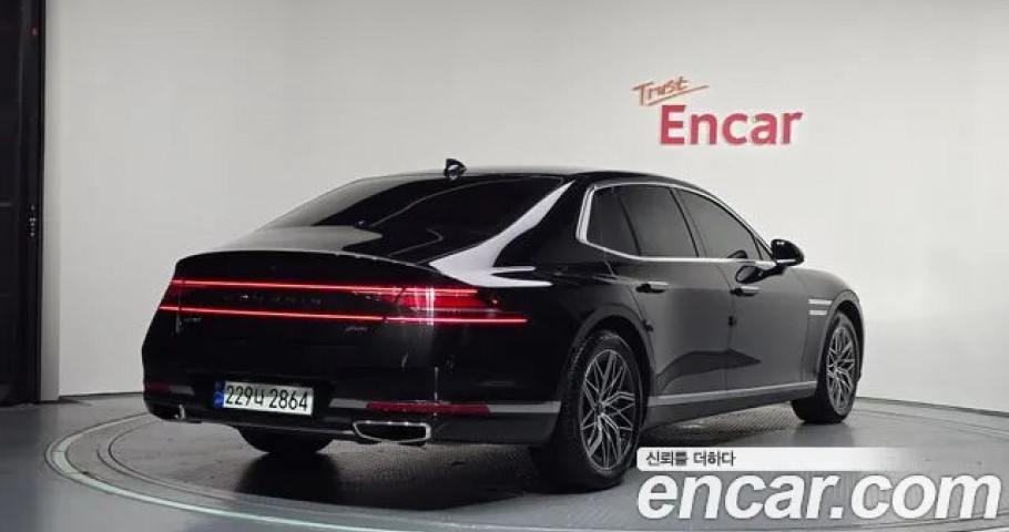 Genesis G90 