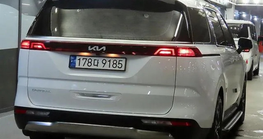 Kia Carnival 