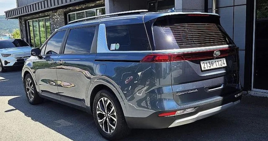 Kia Carnival 