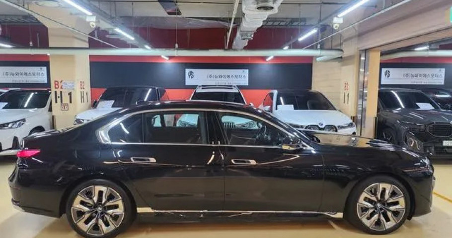 Bmw 7-Series 