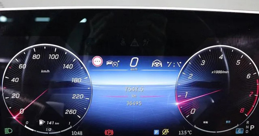 Mercedes-Benz S-Class 