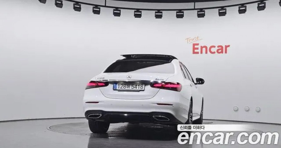 Mercedes-Benz E-Class 