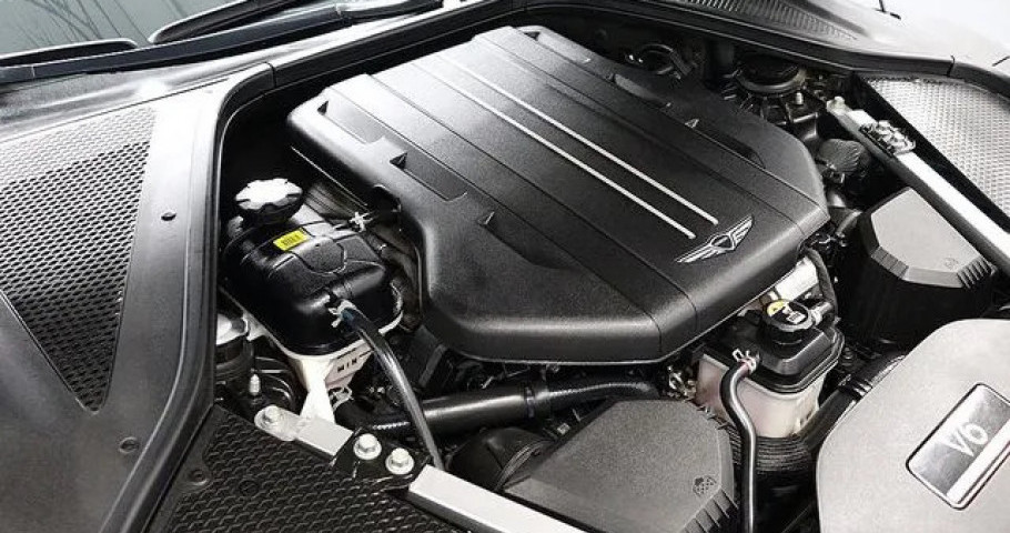 Genesis G90 
