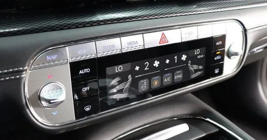 Genesis G90 