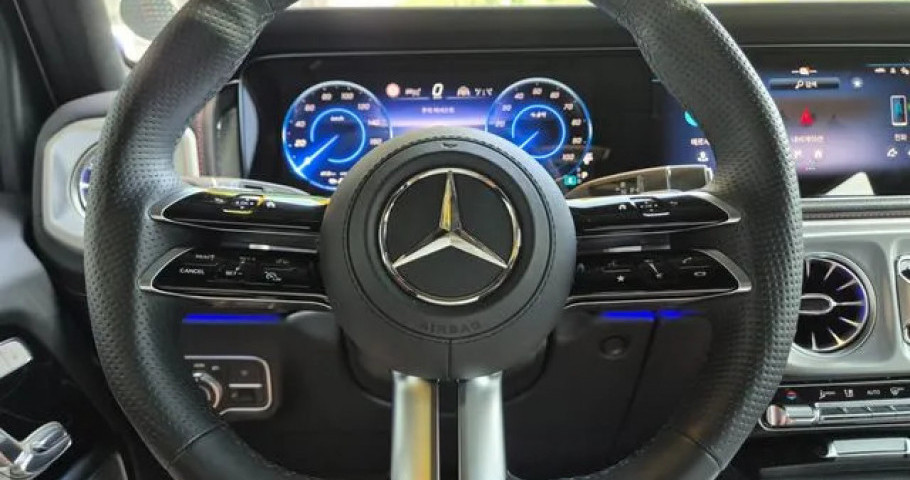 Mercedes-Benz G-Class 