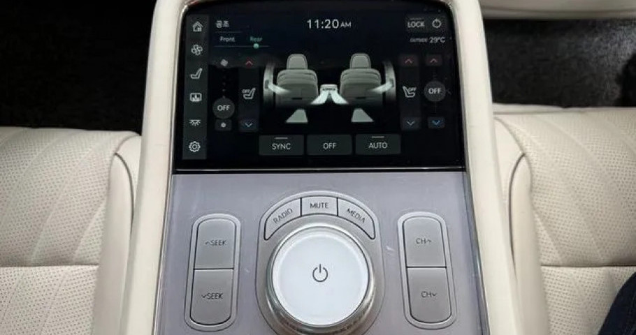 Genesis G90 