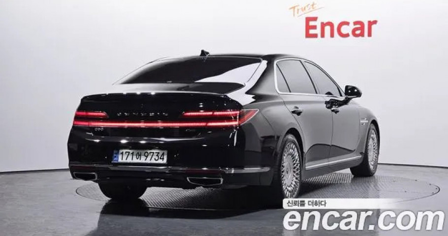 Genesis G90 